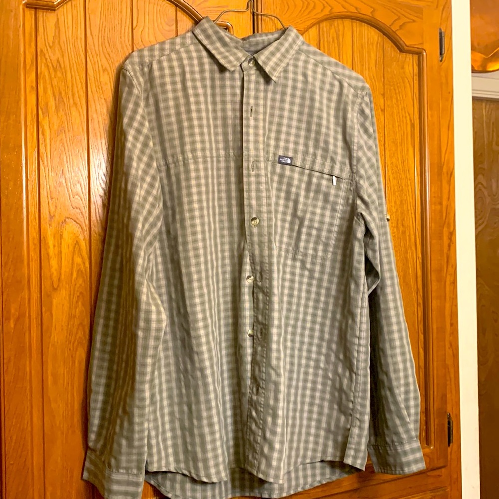 The North Face men’s M hiking shirt